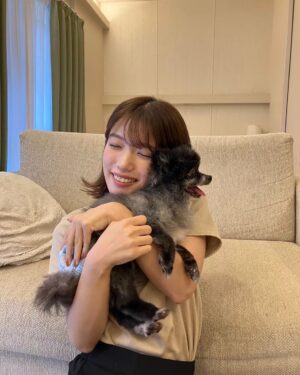 Karen Miyama Instagram - 今月はむすびが大活躍。
ドラマに続き、雑誌もデビューしました☺︎

オフショットも添えて。

福島で無料配布されています！
https://collar-fukushima.com/

#Collarふくしま さんありがとうございました！🍙