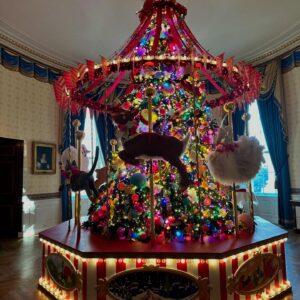 Kate Rockwell Instagram - Christmas at the White House 🌲
Singing for POTUS 🦅 
Contemplating time 🕰️ 
Drinking champagne everywhere 🥂 

I may never stop posting these photos 📸