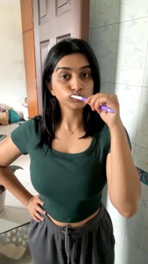 Kaviya Ravichandran Instagram - Oru kutty vlog.. Tata boi 👋👋

Shop protein at @avvatarindia 
Use Code : KAVYASUHA for additional discounts 

#gym #vlog #workout #kavyasuha