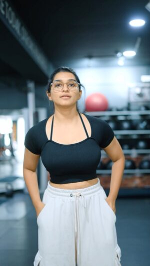 Kaviya Ravichandran Instagram - Goal is to push harder than yesterday ✌️

Shop at @avvatarindia 
Use code : KAVYASUHA

#gym #fit #workout