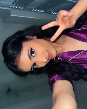 Kayla Kapoor Instagram - getting cute in my PJs 😙💜

#indiangirl #desigirl #bikinimodel #lingeriemodel #browngirl #spicyaccountant