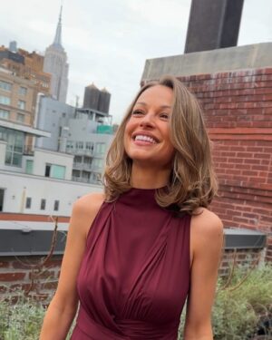 Kayla Wallace Instagram - This city makes me smile ✨ NY press day for @landmanpplus 

makeup @kirinstagram 
hair @valeriethehairstylist