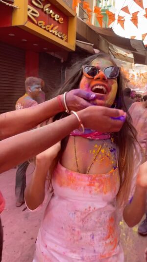 Khyati Shree Instagram - Aisi hoti hai Pushkar ki #holi dekh lo ! #holifestival #pushkarholi