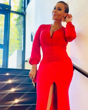 Kiki Haynes Instagram - 2024 was a hot year for me so it’s only right that I close it out  in that exact same mode, feeling & looking H.O.T. 🔥 

There’s something about a lady in red! 

#Hot #Elegance #Poise #Pose #Fire #🫦