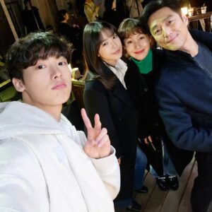 Kim Ji-soo Instagram - 안녕 금애연~ 안녕 가족X멜로. 
소중하고 행복했다. 💌❤️ 

⭐️ 가족X멜로를 사랑해주신 모든분께 깊은 감사를 드립니다. 
  이 세상 모든 가족이 행복하길 바라며. 🙏

#가족x멜로 #jtbcdrama
