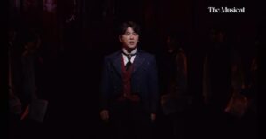 Kim Ji-woo Instagram - .
.
공연을 할 때에도 이 장면이 그렇게 마음을 울렸었는데…

.
뮤지컬 ‘베르사유의 장미‘ 중 ’비밀결사’ 
작사- 왕용범 , 작곡 - 이성준
영상출처 - The Musical 유투브 채널
.
.
우리의 자유, 우리의 권리, 우리의 평과, 우리의 희망
우리들의 조국은 서서히 죽어가고 있다
우리들의 터전은 파괴되었다
언제까지 빼앗기며 살 것 인가
언제까지 빼앗기며 살 것 인가

저들은 권력으로 억압하지만 실상은 우릴 두려워 하고 있어
우리가 힘을 모아 하나가 되면 저들보다 훨씬 더 강력한 존재

우리들의 용기가 저들에게 시련을, 자유는 우리에게 빵과 날개를 주리라
우리들의 절망이 저들에게 어둠을, 내일 뜨는 태양은 우리를 비추리라
기나긴 잠에서 깨어나 찬란한 새벽을 맞이하라

우리들의 슬픔, 우리들의 분노, 우리들의 침묵, 언제까지 숨죽이며 살 것인가
우리들의 슬픔, 우리들의 분노, 우리들의 침묵, 언제까지 숨죽이며 살 것인가
우리들의 용기가 저들에게 시련을, 자유는 우리에게 빵과 날개를 주리라
우리들의 절망이 저들에게 어둠을, 내일 뜨는 태양은 우리를 비추리라 
기나긴 잠에서 깨어나 찬란한 새벽을 맞이하라
우리들의 자유, 우리들의 권리, 우리들의 평화
우리의 심장이 하나되어 함께 외치자 이것이 우리의 목소리

보아라 느껴라
우리 가슴에 희망
더이상 버틸 수 없어도 이것만은 놓지 않는다

우리들의 조국은 서서히 죽어가고 있다
우리들의 터전은 파괴 되었다
언제까지 빼앗기며 살 것 인가
언제까지 숨죽이며 살 것 인가
기나긴 잠에서 깨어나 외치자
내일의 태양은 우리를 깨운다
언젠가
.
.
