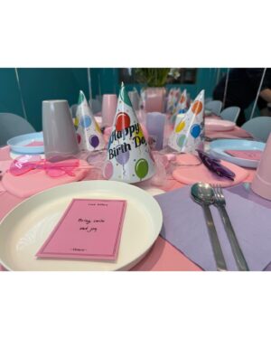 Kim Ji-woo Instagram - .
.
사랑하는 김루아나리의 10번째 생일~🎉
친구들과 미리 신나게 파티하고
오늘은 가족끼리💜
2014년 12월 23일 아침 10시 3분에 나를 ’엄마‘로 탄생시켜준
나의 소중한 루아
.
사랑하는 나의 딸 루아야
엄마는 너로 인해 매 순간 배우고 있고, 성장하고 있고, 더 좋은 사람이 되고 싶어서 노력하게 된단다
루아의 엄마로 살 수 있는 축복을 선물해줘서 고마워💜
우리 건강하고 행복하자!!
사랑하고 사랑하고 또 사랑해🩷🩷🩷🩷🩷🩷
.
.