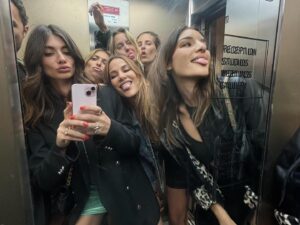 Laurie Marquet Instagram - Bachelorette era !
So grateful for my friends ! 
muchissima gracias chicas ! 
Part1 Bodrum Part2 Lisbonne 
@becou31 @audreynedji @loreline16  @manonmasarin  @yael.kurtis @myriamboussif_