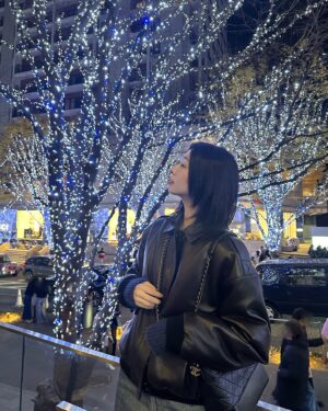 Lee Seo-bin Instagram - 크리스마스 이브다 !!! 
이브랑 클스는 해리포터 정주행 🚂🎄