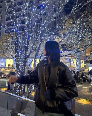 Lee Seo-bin Instagram - 크리스마스 이브다 !!! 
이브랑 클스는 해리포터 정주행 🚂🎄