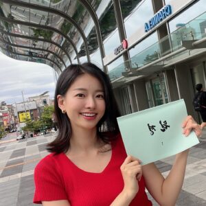 Lee Xia Instagram - Tvn/tving 원경 1.6일 첫방송이에요❤️ #tvn #tving #원경