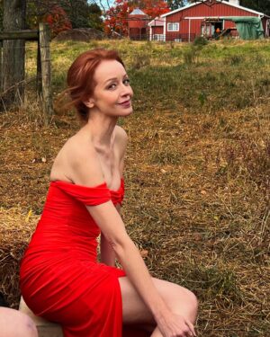 Lindy Booth Instagram - a couple of BTS shots of our @hallmark @hallmarkplus  photo shoot. thank you @vanityfair and @bluehillfarm  for sharing the Christmas magic! 🎄✨⭐️🎄 (and @anniehowellpr and team for organizing!)