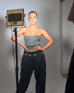 Lola Antolinos Instagram - Behind the scene, cover’s shoot 📀
1. We said attitude
2. Peace by peace. Only gold please 
3. 👄
4. A little bit of makeup
5. When the photographer got this smile, everything is ok
6. Does better bts pics exist ? 
bts by  @manon_angello