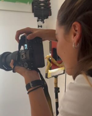 Lola Antolinos Instagram - Behind the scene, cover’s shoot 📀
1. We said attitude
2. Peace by peace. Only gold please 
3. 👄
4. A little bit of makeup
5. When the photographer got this smile, everything is ok
6. Does better bts pics exist ? 
bts by  @manon_angello