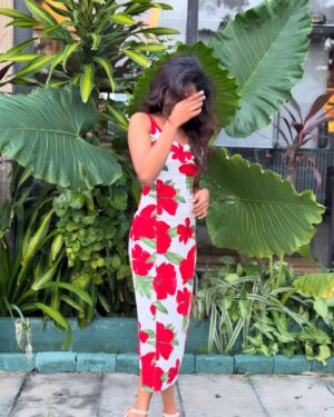 Lovelyn Chandrasekhar Instagram - 🌹 

📸: @namritha.mv