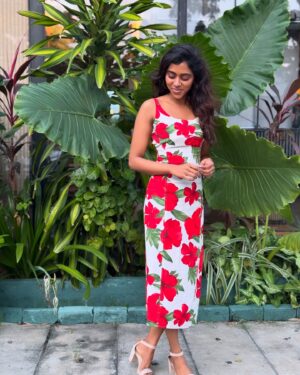 Lovelyn Chandrasekhar Instagram - 🌹 

📸: @namritha.mv