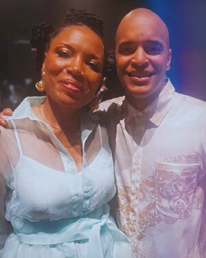 Lura Instagram - A melhor parte desta homenagem à Sara Tavares foi a de sentir o poder que ela e as suas canções têm de nos unir a tantos e tão diferentes artistas e seres humanos. ❤️

Entrega, comunhão e celebração: palavras que, no fundo, vão definir para sempre a Sara. ✨