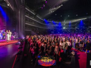 Lura Instagram - A Luz da Sara Tavares uniu-nos a todos numa emocionante homenagem que ficará para sempre na nossa memória! Foi para mim um privilégio fazer parte deste grupo de cantores, músicos, técnicos, colaboradores e amigos que tornaram este espetáculo uma Bunita tertúlia em casa da Mana Sara, que se estendeu até ao público que vibrou intensamente a cada momento.

Obrigada Ani Fonseca pelo imenso Amor e elevadíssimo cuidado em cada pormenor ❤️

A Luz da Sara vai permanecer acesa nos nossos corações. 💫

📷 @artepertinace
