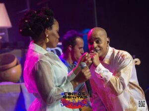 Lura Instagram - A Luz da Sara Tavares uniu-nos a todos numa emocionante homenagem que ficará para sempre na nossa memória! Foi para mim um privilégio fazer parte deste grupo de cantores, músicos, técnicos, colaboradores e amigos que tornaram este espetáculo uma Bunita tertúlia em casa da Mana Sara, que se estendeu até ao público que vibrou intensamente a cada momento.

Obrigada Ani Fonseca pelo imenso Amor e elevadíssimo cuidado em cada pormenor ❤️

A Luz da Sara vai permanecer acesa nos nossos corações. 💫

📷 @artepertinace
