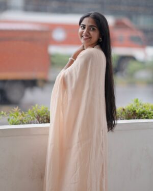 Malavika Manoj Instagram - 🦢✨

Shotby-@labin_shn 
Outfit-@voidcochin