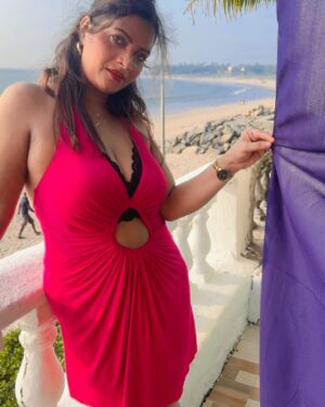Malvika Tomar Instagram - Btao ye konse shoot ki pics h ?? 
Kya koi janta hai ??