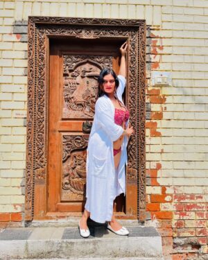 Malvika Tomar Instagram - Keeping it real, even when it’s not always easy..
.
.
.
.
#beauty #original #look #noedit #lookgreat #loveurself #biknilove #bebold #boldandbeautiful #pose #clicks #viralpost #portraitphotography #instalike #malvika