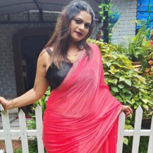 Malvika Tomar Instagram - Maturity is when you realise:) कोई पाने को तरस गया किसी को मिल गया तो कदर ही नहीं | .
.
.
.
.
.
#malvi #life #instagood #explore #beauty #lifestyle #pinksaare #photooftheday #goodvibes #instagram #saarelove #photography #indiapictures #saare