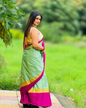 Malvika Tomar Instagram - Khud ki sunti hu or apni rah khud chunti hu 🙌🙏
.
.
.
.
.
#malvikatomar #throwback #monday #saarelove #promotion #connect #collaborations #sareelook #behappy #alwaysandforever #lovestatus #sareefashion