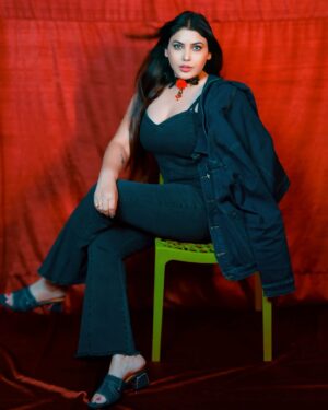 Mamta Rai Instagram - MamtaRai new photoshoot-
.
हाथ थाम के रखना मेरा,
 मुझे साबित करना हैं-
 की 
हर मर्द एक जैसा नहीं होता—
.
.
#mamtarai46 #mamtarai #photoshoot