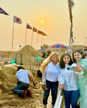 Manasi Salvi Instagram - Margashirsha First Thursday today….and Lord Jagannath’s calling 🙏🌼
My 9 year connection with the Lord..The Lord of the people..
A divine & emotional experience indeed. 

For me the Lord’s connection on earth is Omisha’s & mine unwavering bond with PadmaShree @sudarsansand Bhaina..

Humble beautiful selfless soul. 
Beautiful clicks by him on the magnanimous Chandrabhaga beach and at the Majestic Konark Temple. 
His good intention to support sand artists internationally & nationally. A visit at the #sandartfestival was supremely inspiring with artists from different countries participating in. 
#Puri #Odisha #Sudarsanpattanaik #Konark 

Sinking it all in. 
Jai Jaganantha. 🙏🌼

Thank you my dearest @mystical.rashmi @plutusvoyages for a flawless itinerary as always🤗

Thank you @zara_haya_ul_deen 🤗