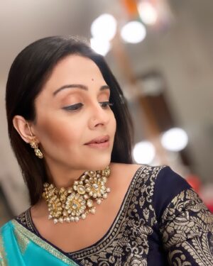 Manasi Salvi Instagram - Love & Light 🪔
#ShubhaDeepavali

Hairstylist: @yasmeenkhan78666 ❤️