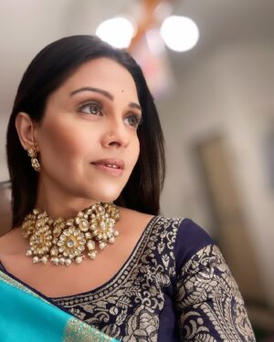 Manasi Salvi Instagram - Love & Light 🪔
#ShubhaDeepavali

Hairstylist: @yasmeenkhan78666 ❤️