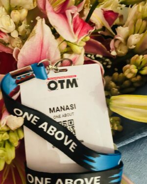 Manasi Salvi Instagram - When Women Rise,Barriers Fall..

Women contribute at 23% of our country’s workforce;
10% of which are Start-Ups by Women Entrepreneurs..
Women Entrepreneurship is an untapped source of Bharat’s Economic Growth..and we are positively rising.

Glad to be @otmindia this year with the sincere efforts of @oneaboveglobal to give away Women Entrepreneurship Awards this evening to the most brightest & deserving for their untiring efforts in the Tourism Industry..

A special thank you to my own gorgeous people for this Elegant look…❤️

Outfit By @moresha_sameera_dalvi 
Jewellery @sorayaajewels_ 
Stylist @tanmay_jangam 
Hairstylist @yasmeenkhan78666 
Makeup by urs truly 😁