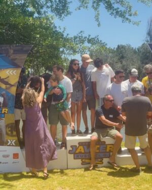 Marcela Sabat Instagram - 💦 Honrando la vida de un grande!! Gracias #JavierKuschel por enseñarnos taaanto. Tremenda iniciativa de @mirandaskischool esta copa 2024 para recordarlo, y que esperamos siga por muchos años más. Felicitaciones @pipe_miranda y @totimiranda por esta linda jornada y regalo para todos ❤️. #TodosCampeones