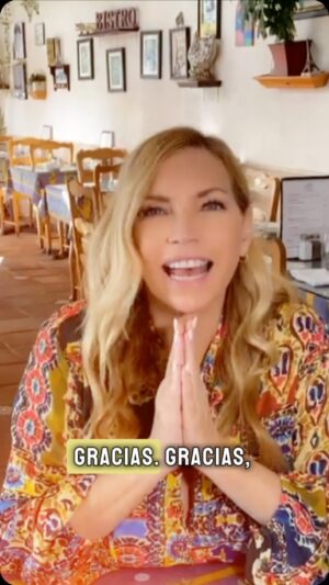 Marlene Maseda Instagram - Hoy, abro mi corazón para agradecer a todas las personas que han dejado una huella imborrable en mi vida. Mi familia, mi equipo, mis amigos y mis hijos… ♥️

Cada uno de ustedes ha enriquecido mi camino con su amor, apoyo y enseñanzas. Gracias por cada sonrisa compartida, cada abrazo reconfortante y cada lección aprendida.🙌🏻

En este día tan especial, celebramos juntos todo lo que somos y todo lo que hemos logrado. 🙏

¡Feliz Día de Acción de Gracias! ✨

#huella #familia #amigos #gratitud #enseñanzas #calidaddevida #riqueza #momentos #sonrisa