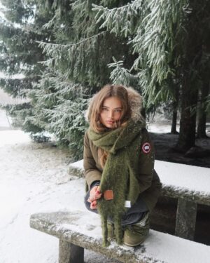 Maxime Teissier Instagram - ❄️🌲 première neige ! Et vous quel programme pour les vacances ?