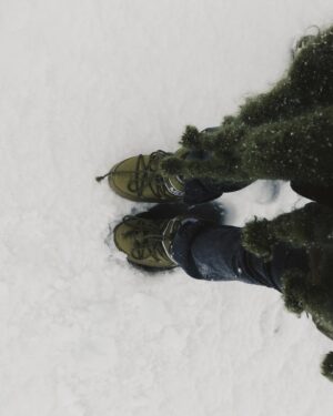 Maxime Teissier Instagram - ❄️🌲 première neige ! Et vous quel programme pour les vacances ?