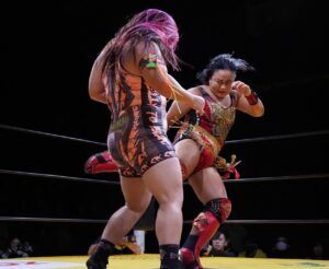 Meiko Satomura Instagram - 12月15日、天龍プロジェクト新木場大会、応援ありがとうございました。
天龍源一郎さんに久しぶりにお会いでき、試合を見ていただきながら解説もしていただきました。
天龍さんは偉大です‼️
2015年11月15日、天龍さんの引退試合（両国国技館）に参戦させていただいたこと、その御恩が忘れられません。
恥じないプロレス道を最後まで突き進みます。

この仙女純血タッグもこの日だけの特別‼️
配信で是非見てください🎥
『LIGHT MY FIRE』Vol.8
日時：12月15日(日)
会場：東京・新木場1stRING

tiget.net/events/365727
⚠️配信視聴
tenryuproject.zaiko.io/item/368552
実況:鈴木健
解説:天龍源一郎

#SENJO #tenryu_pj 
 ※画像の無断転載・無断使用を固く禁じます。
