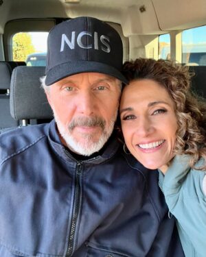 Melina Kanakaredes Instagram - I guess the secret is out! 🙌🏻😘Have a Blessed and wonderful Holiday Season- and then tune into NCIS on January 27, 2025 ♥️