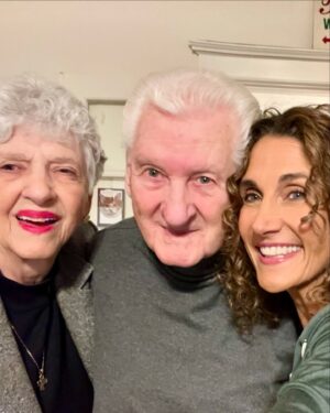 Melina Kanakaredes Instagram - Friday Fall photo dump! Going into the weekend with a grateful heart ♥️ !! Full of love for my family, friends and followers 😘!! This fall I celebrated my Greek Heritage with @nhshellenics , my amazing uncle’s 92nd Birthday, worked on set with old friends,  made great new friends- supported the lifesaving work of @uclarapetreatmentcenter - enjoyed some great performances and have the best instagram followers ever!! Ευχαριστώ και σ’ αγαπώ !! Thank you all. Sending love and joy to all of you! Happy Friday everyone!♥️ #blessed #family #friends #music #joy #grateful