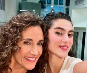 Melina Kanakaredes Instagram - Wishing everyone a blessed Thanksgiving!! So grateful for my amazing family, friends and all of you!! 🍁♥️🧡❤️🍁
