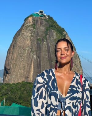 Michelle Martins Instagram - De cartão postal a gente entende 🙌🏽☀️