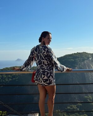 Michelle Martins Instagram - De cartão postal a gente entende 🙌🏽☀️