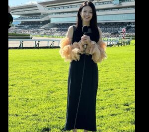 Michiko Tanaka Instagram - 今日は秋晴れの中、秋華賞🐎
KEIBAビートに出演しました☺️

終わってみれば、チェルヴィニアが強かったーって感想になるよね😌強い馬が強いんだ…ルメール騎手もおめでとうございます！👐🏻✨
私はハズしましたが、みなさんは馬券取れたかなー？🫶