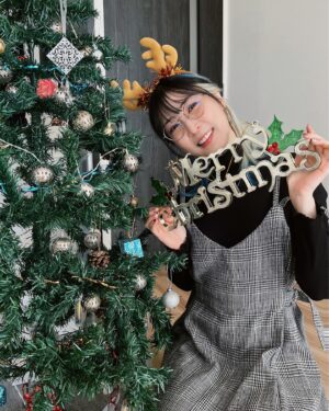 MindaRyn Instagram - HAPPY CHRISTMAS EVE~🎄 
明日はChirstmasだね！
みんな素敵なHolidayを過ごせるように！

It’s Christmas tomorrow!!🎄🧑‍🎄
Hope you guys have a wonderful holiday!

สุขสันต์คริสมาสอีฟค่ะทุกคนนน
พรุ่งนี้คริสมาสแล้ววว
ขอให้มีความสุขในวันหยุดยาวนะค้า⭐️🍗

#chirstmas #happychristmas #christmaseve #クリスマス🎄
