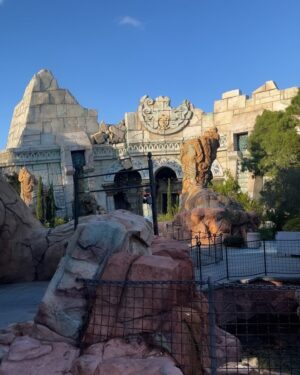 Mithra Kasthurirangan Instagram - Day 1 at Universal Studios! 🤩🤩My inner child is truly in her happy place.❤️❤️