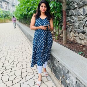 Mithra Kasthurirangan Instagram - Mandatory birthday post ❤️

Here’s a smile shaped by 32 years of life lessons and experiences💕 Calm, composed, and filled with gratitude as I step into another year 🧿🤗🎉 My 30s are all about Traveling, chasing goals, and radiating positivity 🎊 
Smiling my way through this beautiful journey of life 😊