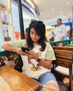 Mithra Kasthurirangan Instagram - Weekending in my way 💚🤍

Pc - @deepu_dalton