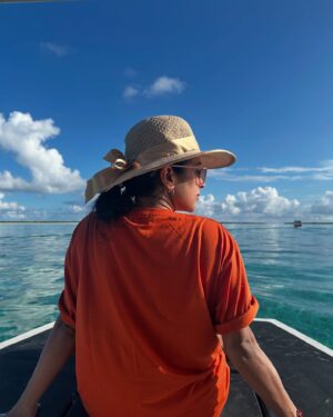 Mona Kakade Instagram - To one of the un inhabited islands of lakshadweep 🤩

What an experience!such a Beautiful part of nature 💕

#monabedre 
#actor 
#post 
#pic 
#photooftheday 
#island