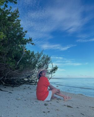 Mona Kakade Instagram - To one of the un inhabited islands of lakshadweep 🤩

What an experience!such a Beautiful part of nature 💕

#monabedre 
#actor 
#post 
#pic 
#photooftheday 
#island